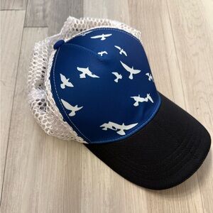 Oiselle Runner Trucker Hat